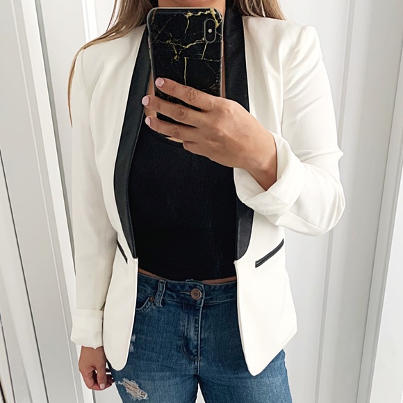 Forever 21 Jackets & Blazers - FOREVER 21 Faux Leather Lapel Blazer